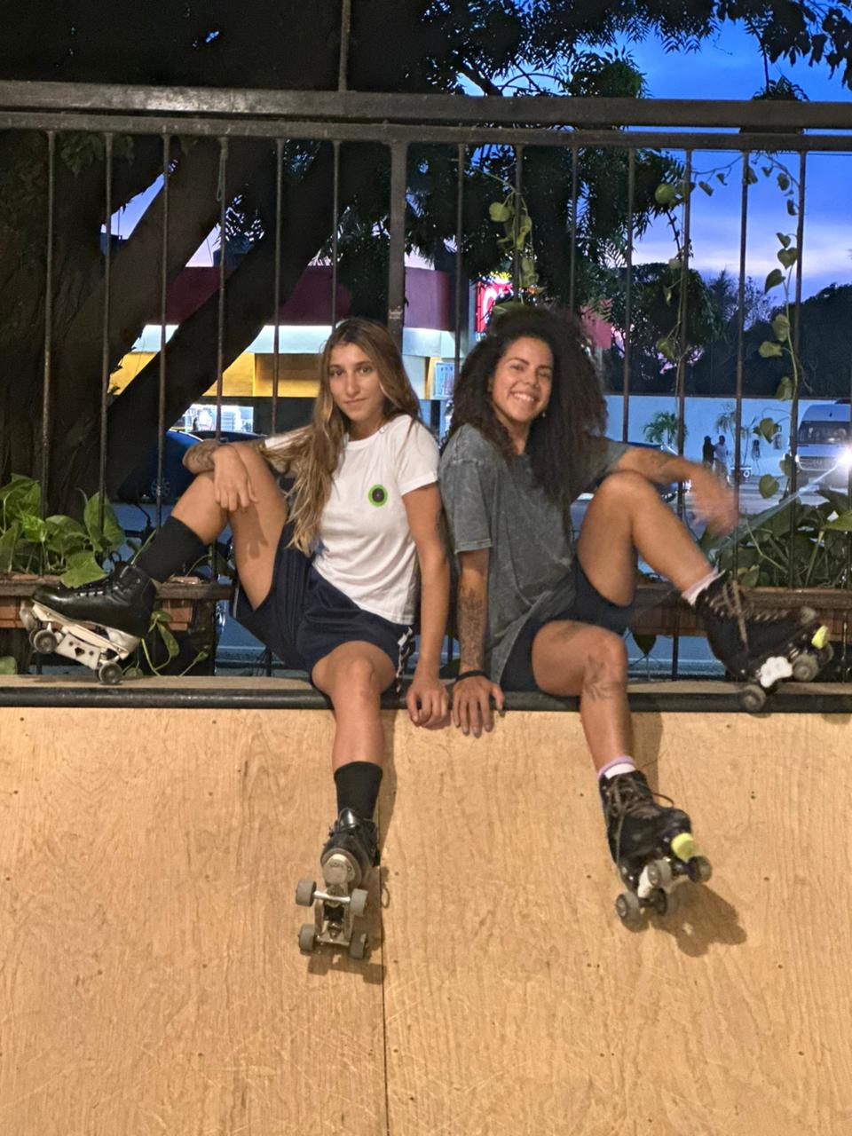 Morena en patines, retrato vertical